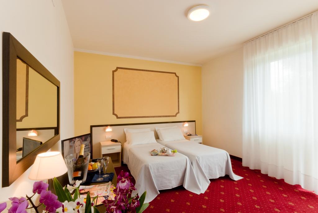Hotel Columbia Terme Abano Terme Esterno foto